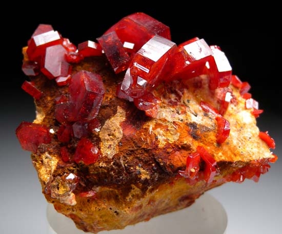 Vanadinite from Mibladen, Morocco [db_pics/pics/t118a.jpg]