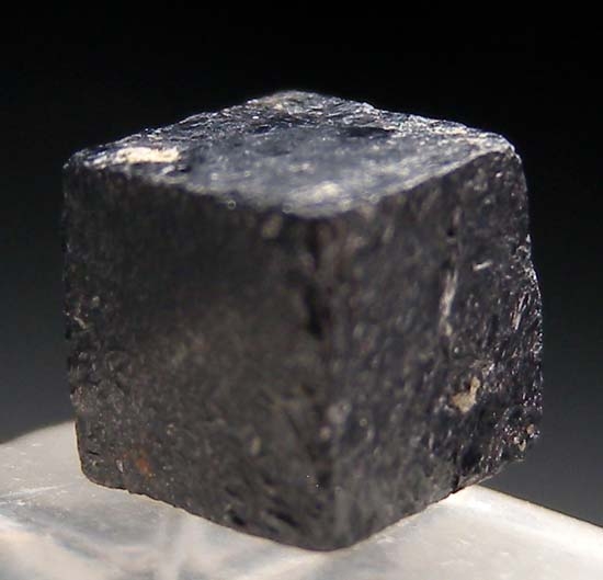 Lueshite from Lueshe carbonatite, Kivu Prov., Congo [db_pics/pics/t132b.jpg]