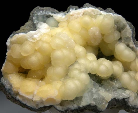 Prehnite from O & G No. 1 Quarry, Orenaug Hills, Woodbury, Litchfield Co., Connecticut, USA [db_pics/pics/t217b.jpg]