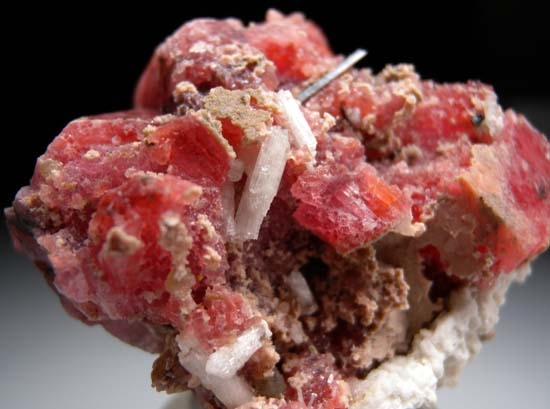 Rhodochrosite from Mont St. Hilaire, Quebec, Canada [db_pics/pics/t254b.jpg]