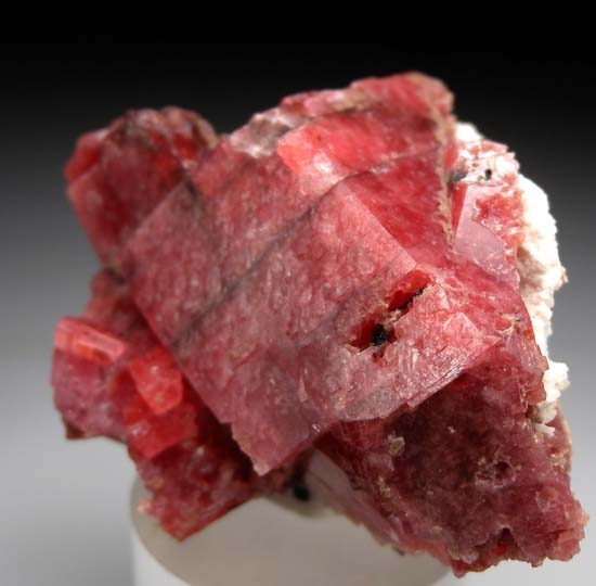 Rhodochrosite from Mont St. Hilaire, Quebec, Canada [db_pics/pics/t254e.jpg]