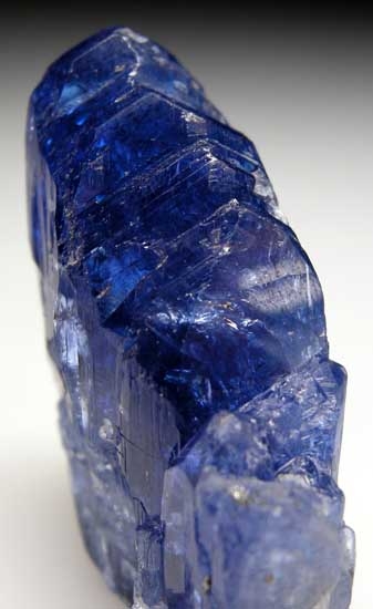 Tanzanite from Merelani Hills, Arusha Region, Tanzania [db_pics/pics/t27b.jpg]