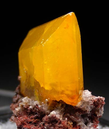 Wulfenite from M'Fouti District, Republic of Congo [db_pics/pics/t315b.jpg]