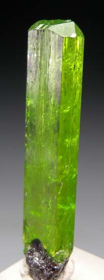 Diopside on Graphite from Merelani Hills, Arusha, Tanzania [db_pics/pics/t321a.jpg]