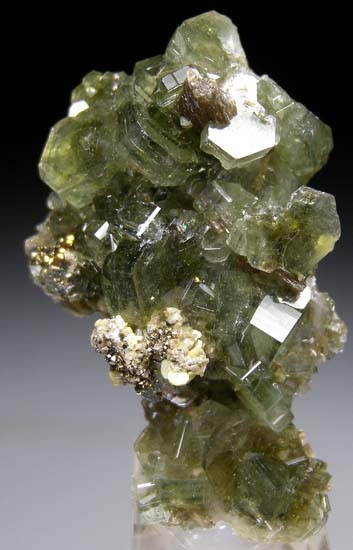 Apatite with Muscovite from Panasquiera, Castelo Branco, Portugal [db_pics/pics/t384a.jpg]