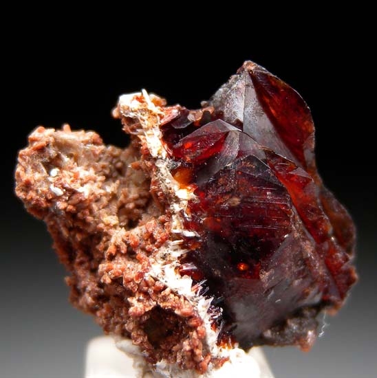 Rhodochrosite from Mont St. Hilaire, Quebec, Canada [db_pics/pics/t395b.jpg]