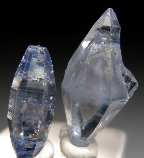 Sapphire from Ratnapura, Sri Lanka [db_pics/pics/t416c.jpg]