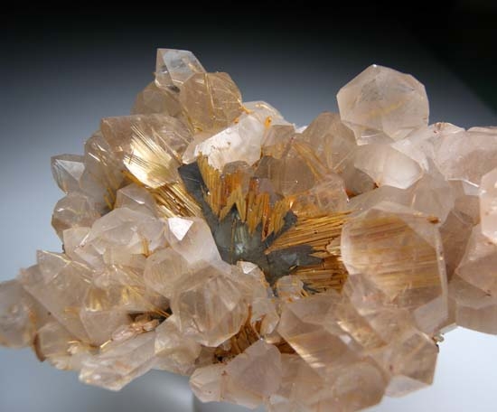 Quartz with Hematite and Rutile from Novo Horizonte, Bahia, Brazil [db_pics/pics/t458b.jpg]
