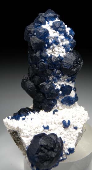 Fluorite on Quartz from Huanggang Mine, Chifeng, Inner Mongolia, China [db_pics/pics/t466b.jpg]