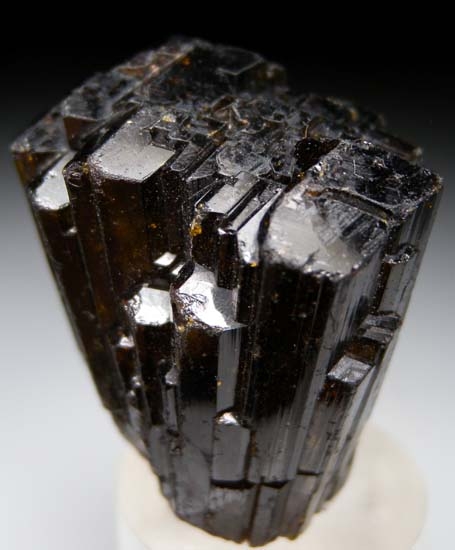 Elbaite over Liddicoatite from Luc Yen District, Yen Bai Province, Vietnam [db_pics/pics/t478b.jpg]