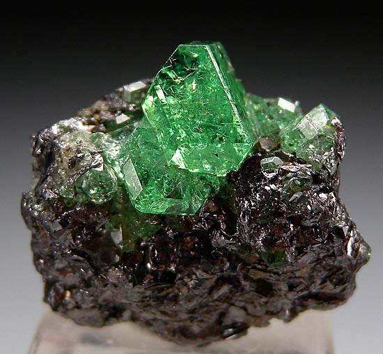 Tsavorite from Merelani Hills, Arusha, Tanzania [db_pics/pics/t490a.jpg]