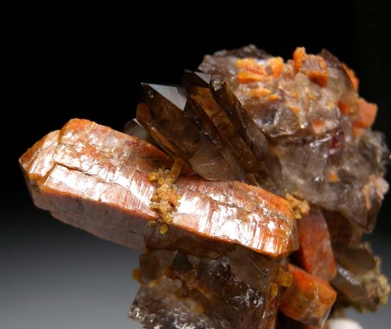 Zircon on Quartz from Mt. Malosa, Malawi [db_pics/pics/t534c.jpg]