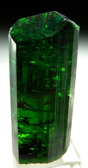 Chrome Tourmaline from Nadonjukin, Simanjiro, Tanzania [db_pics/pics/t551b.jpg]