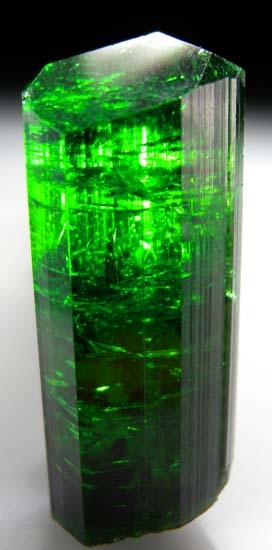 Chrome Tourmaline from Nadonjukin, Simanjiro, Tanzania [db_pics/pics/t551d.jpg]