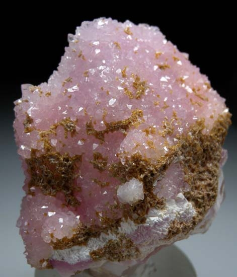 Rose Quartz on Quartz from Sapucaia, Minas Gerais, Brazil [db_pics/pics/t611c.jpg]
