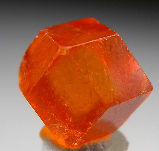 Spessartine from Jos, Nigeria [db_pics/pics/t646b.jpg]