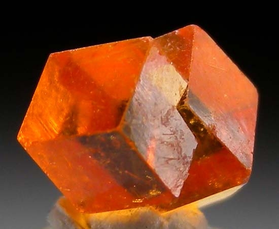 Spessartine from Jos, Nigeria [db_pics/pics/t648d.jpg]