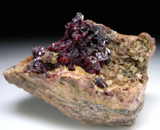 Proustite from PÅ™Ã­bram, Central Bohemia Region, Czech Republic [db_pics/pics/t738a.jpg]