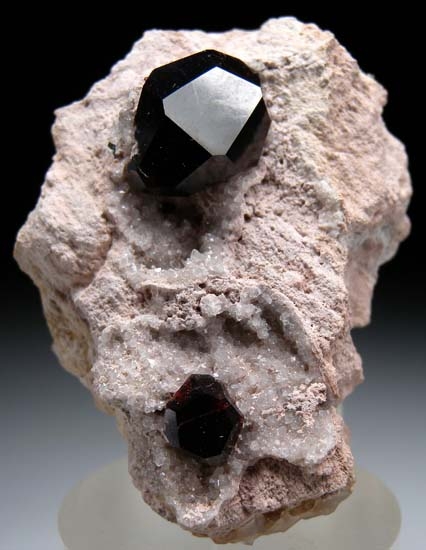 Spessartine from Garnet Hill, Ely, Nevada, USA [db_pics/pics/t762a.jpg]