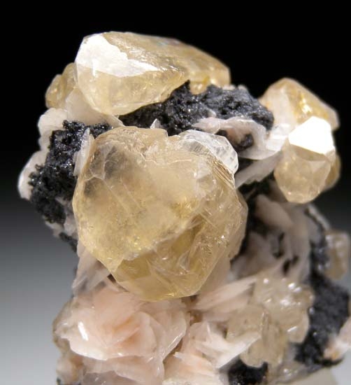 Cerussite from Mibladen, Morocco [db_pics/pics/t771d.jpg]