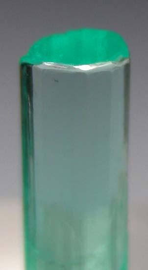 Emerald from Chivor Mine, Boyaca, Colombia [db_pics/pics/t801b.jpg]