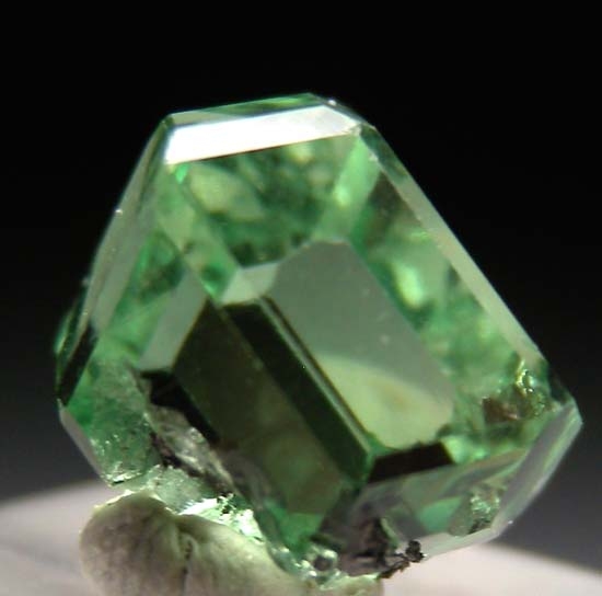 Tsavorite from Merelani Hills, Arusha, Tanzania [db_pics/pics/t852b.jpg]