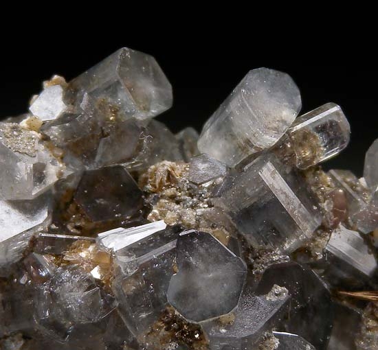 Apatite with Muscovite from Panasquiera, Portugal [db_pics/pics/t879b.jpg]