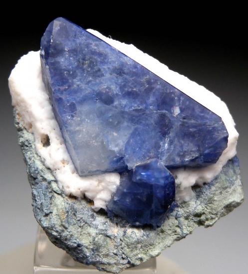 Benitoite from Gem Mine, San Benito Co., California, USA [db_pics/pics/tr105a.jpg]