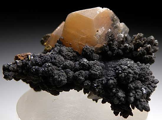 Calcite on Mottramite from Tsumeb, Namibia [db_pics/pics/ts189a.jpg]