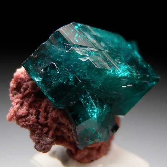 Dioptase from Tsumeb, Namibia [db_pics/pics/ts251e.jpg]