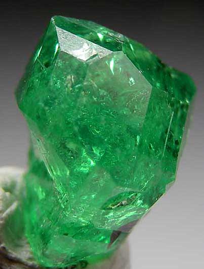Tsavorite from Merelani Hills, Lelatema Mtns., Arusha Region, Tanzania [db_pics/pics/tsv10c.jpg]