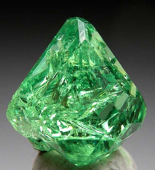Tsavorite from Merelani Hills, Lelatema Mtns., Arusha Region, Tanzania [db_pics/pics/tsv12a.jpg]