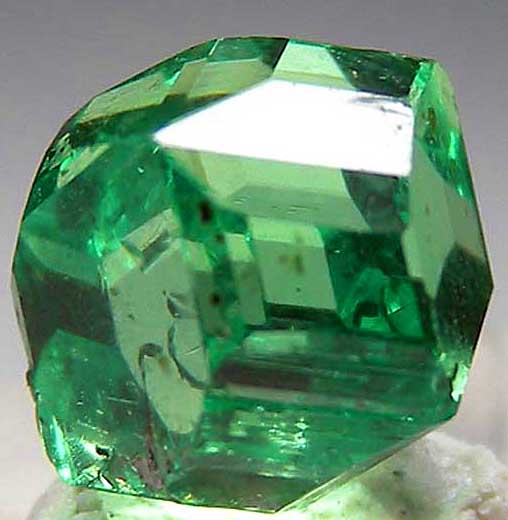 Tsavorite from Merelani Hills, Lelatema Mtns., Arusha Region, Tanzania [db_pics/pics/tsv39a.jpg]