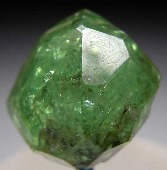Tsavorite from Merelani Hills, Lelatema Mtns., Arusha Region, Tanzania [db_pics/pics/tsv3d.jpg]