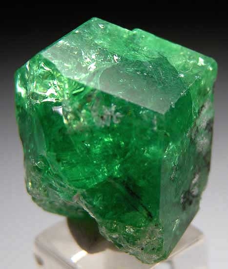 Tsavorite from Merelani Hills, Lelatema Mtns., Arusha Region, Tanzania [db_pics/pics/tsv40a.jpg]