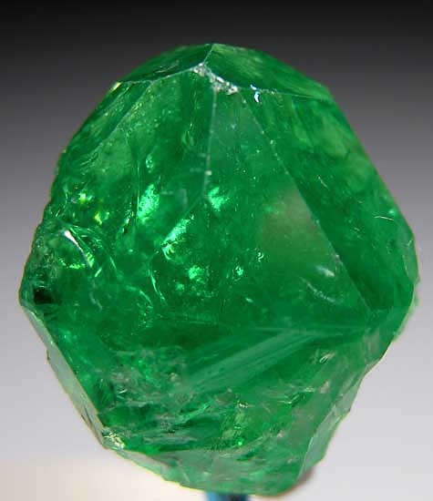 Tsavorite from Merelani Hills, Lelatema Mtns., Arusha Region, Tanzania [db_pics/pics/tsv5d.jpg]