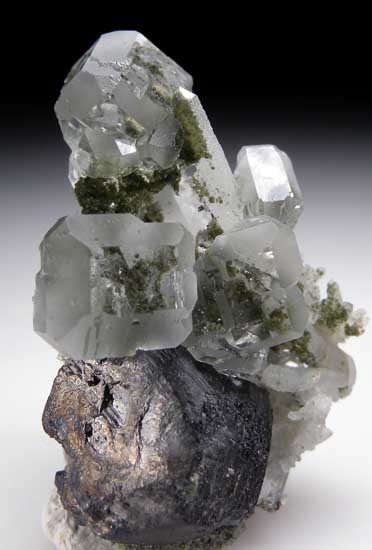 Fluorite with Sphalerite, Quartz from Dal'Negorsk, Russia [db_pics/pics/tu104b.jpg]