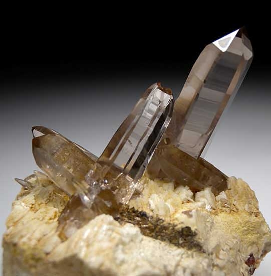Quartz from Mulanje Mountain, Malawi [db_pics/pics/tu138b.jpg]