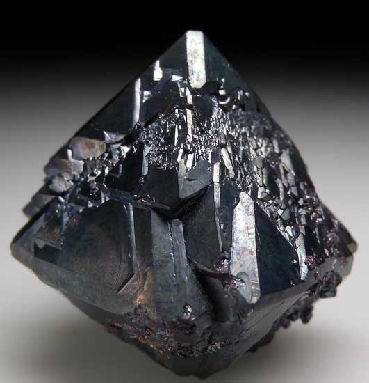 Cuprite from Poteryaevskoe Mine, Rubtsovskoe deposit, Siberia, Russia [db_pics/pics/tu167c.jpg]