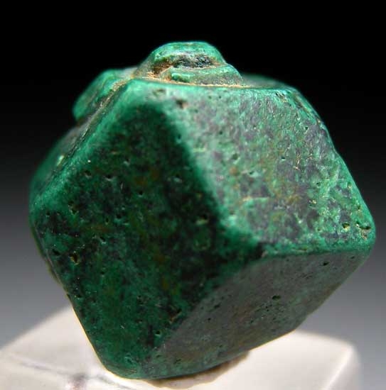 Malachite after Cuprite from Chessy, Rhone-Alpes, France [db_pics/pics/tu208c.jpg]