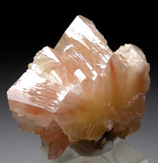 Cerussite from Yangshuo Mine, Guangxi Prov., China [db_pics/pics/tu35d.jpg]