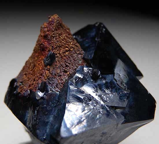 Cuprite on Copper from Poteryaevskoe Mine, Rubtsovskoe Deposit, Western Siberia, Russia [db_pics/pics/tu80d.jpg]