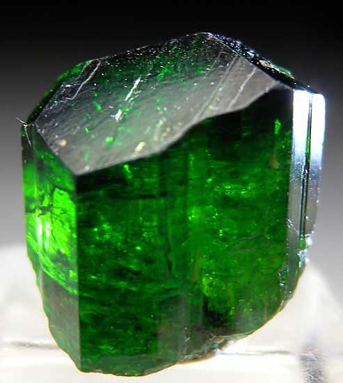 Chrome Tourmaline from Landani, Tanzania [db_pics/pics/tu83a.jpg]