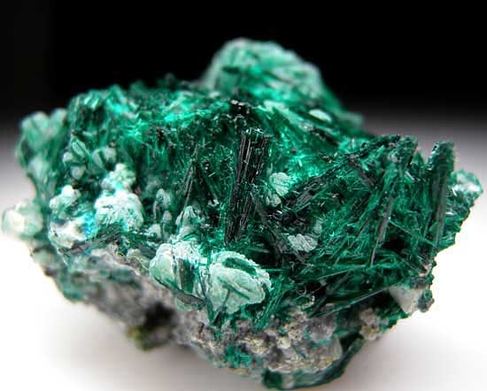 Brochantite with Anglesite from Tsumeb Mine, Namibia [db_pics/pics/tu8a.jpg]
