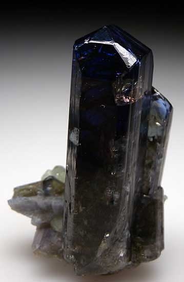 Tanzanite from Merelani Hills, Arusha, Tanzania [db_pics/pics/tz130b.jpg]