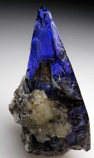 Tanzanite with Prehnite from Merelani Hills, Arusha, Tanzania [db_pics/pics/tz140d.jpg]