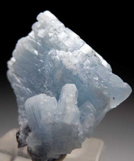 Prehnite on Tanzanite from Merelani Hills, Arusha Region, Tanzania [db_pics/pics/tz152b.jpg]