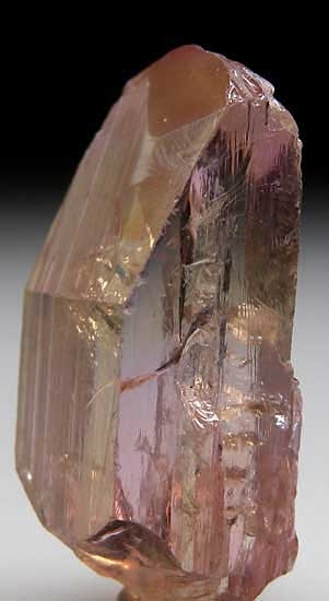 Tanzanite from Merelani Hills, Arusha Region, Tanzania [db_pics/pics/tz154c.jpg]