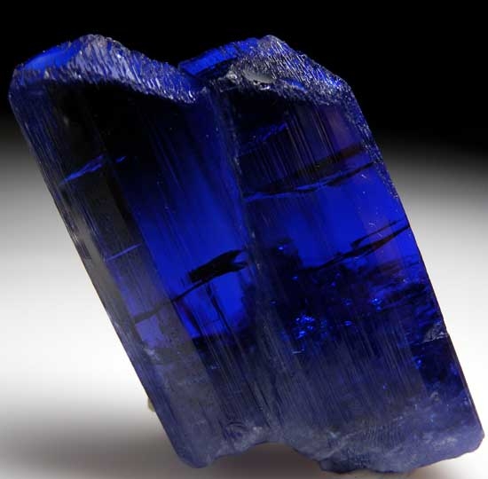 Prehnite on Tanzanite from Merelani Hills, Arusha, Tanzania [db_pics/pics/tz216d.jpg]