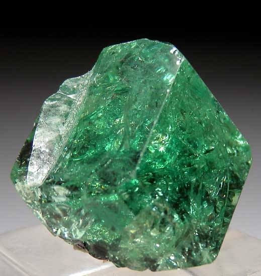 Tsavorite from Merelani Hills, Arusha, Tanzania [db_pics/pics/tz221b.jpg]